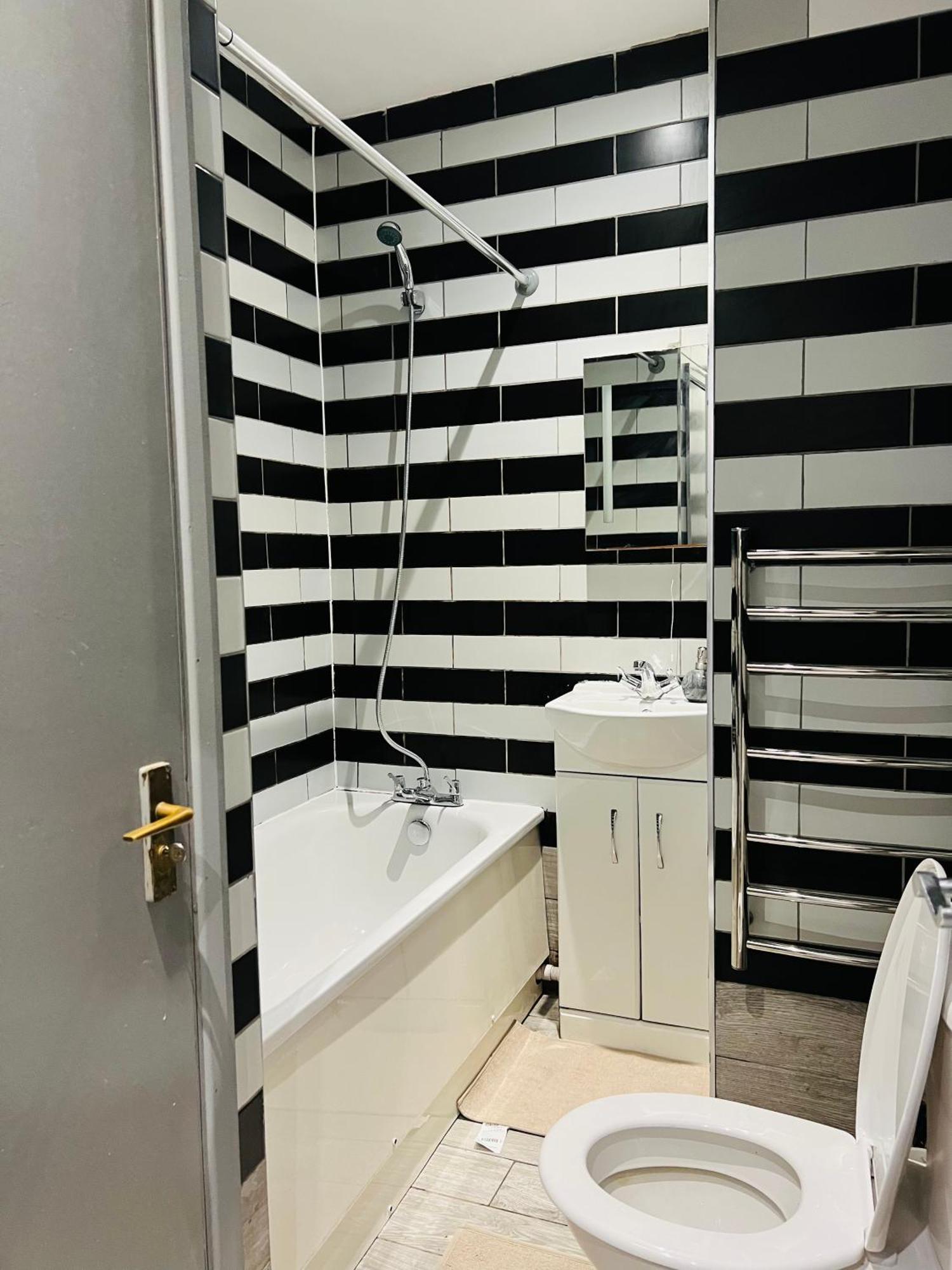 "Spacious Family, Friendly" 1 Bedroom In Kings Cross, St Pancras!!!118A لندن المظهر الخارجي الصورة